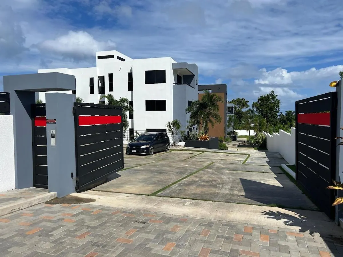 Apartment Luxury Executive Condo Runaway Bay