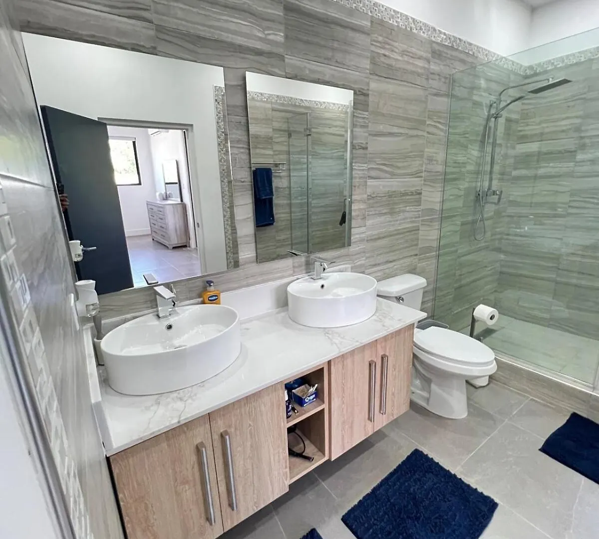 Luxury Executive Condo Runaway Bay 0*,