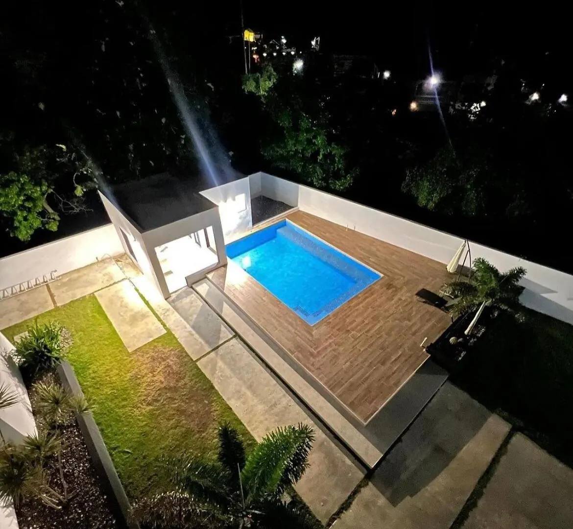 Apartment Luxury Executive Condo Runaway Bay