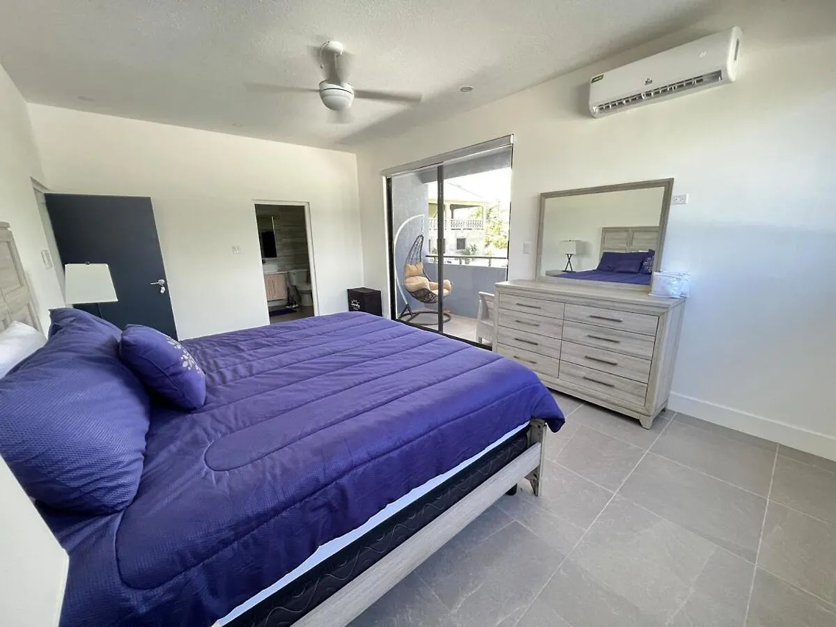 Luxury Executive Condo Runaway Bay